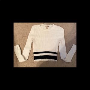 White/Black sweater